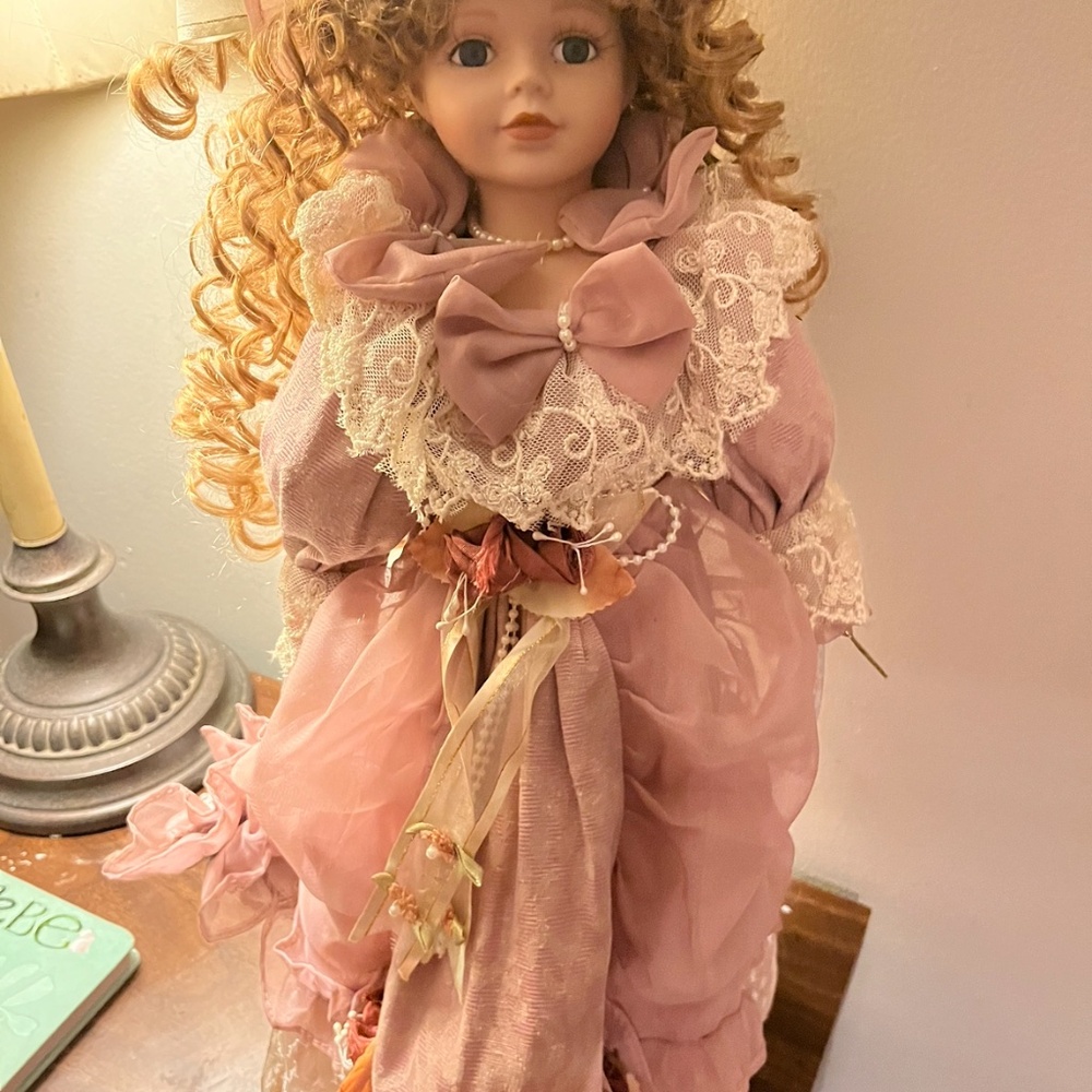 Porcelain Doll - Picture 14 of 14
